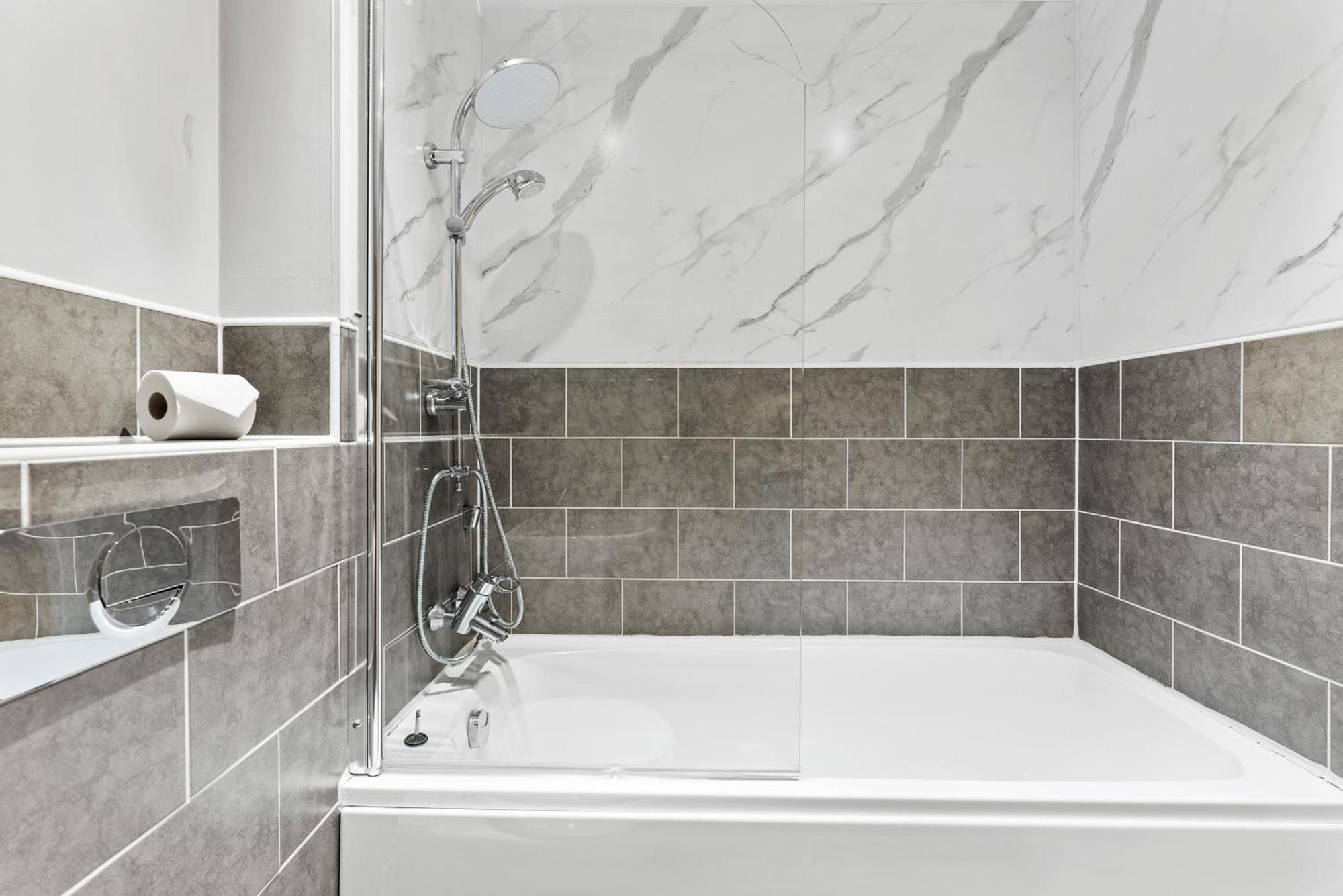 30 Percent Off! Lovely Yorkshire Duplex - Sleeps 6 - Netflix Dewsbury Exteriör bild