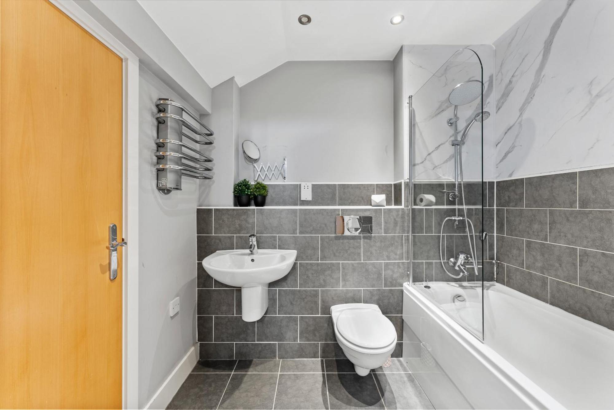 30 Percent Off! Lovely Yorkshire Duplex - Sleeps 6 - Netflix Dewsbury Exteriör bild